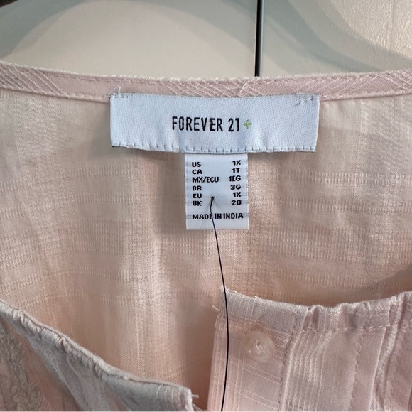 Forever 21 Light Pink Textured Crop Blouse - Picture 2 of 5